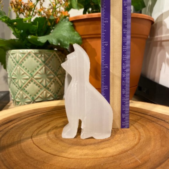 White Onyx 4" Cat Carving, Kid Room Decor, Hand Carved Cat Figurine Collectables - Picture 6 of 6